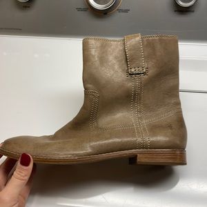 No box but barley worn - true to size